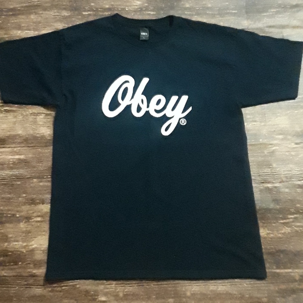 Obey men's Tshirt Size L